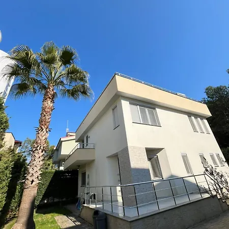 Beach Qerret Holiday home